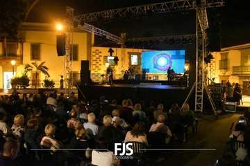 Concierto de la cantante grancanario Cristina Ramos en la plaza de San Juan/Francisco Javier Santana./Francisco Javier Santana.